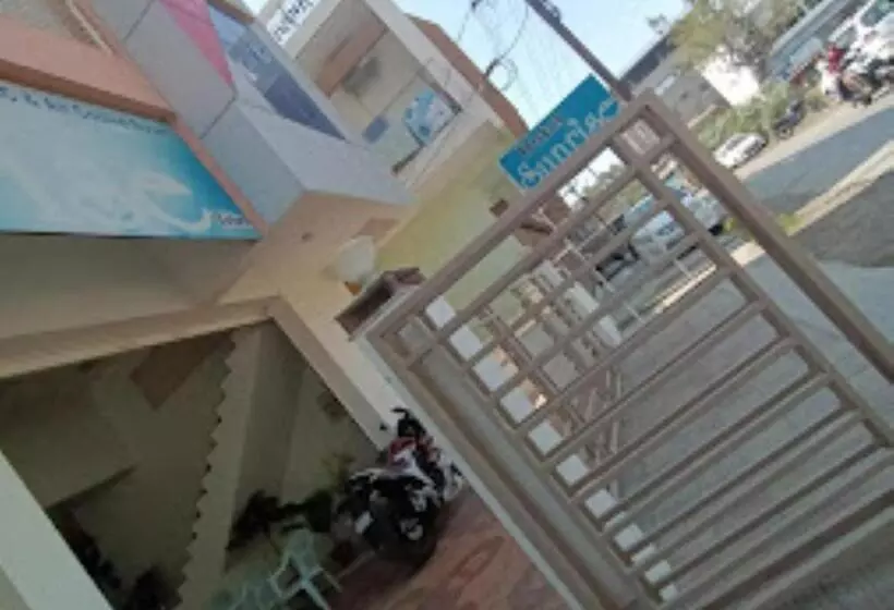 ホテル Sunrise Inn Amravati