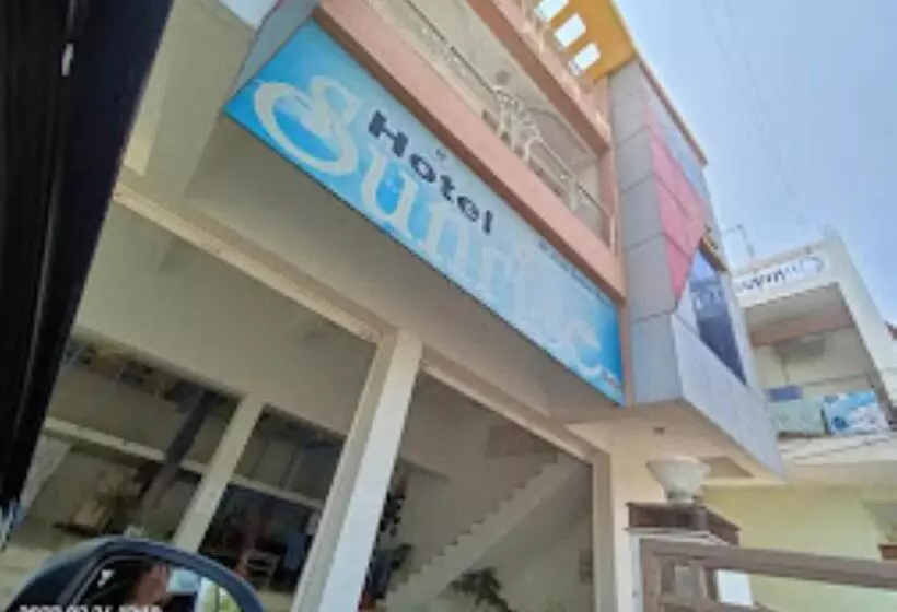 ホテル Sunrise Inn Amravati