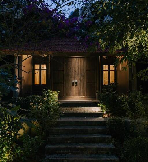 هتل Toki Retreat Vân Long