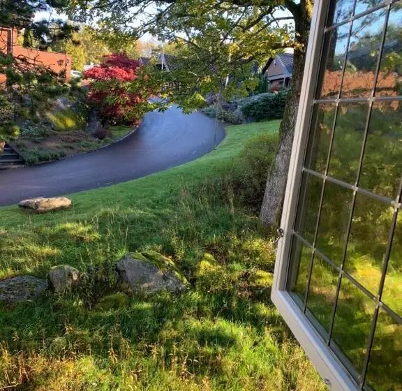 Lugnt Och Centralt Läge