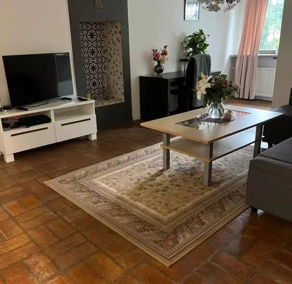 Lugnt Och Centralt Läge