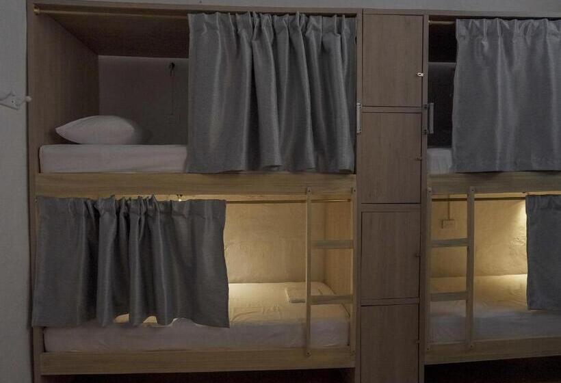 پانسیون Hostal Casablanca