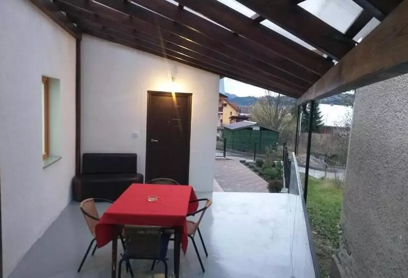 پانسیون Luxury Runk House