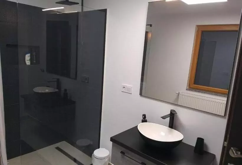 پانسیون Luxury Runk House
