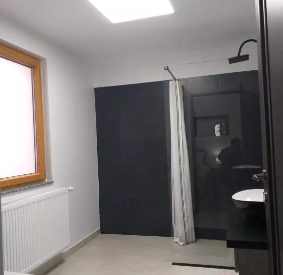 پانسیون Luxury Runk House