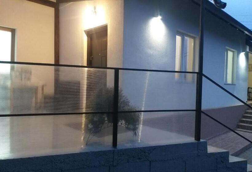 پانسیون Luxury Runk House