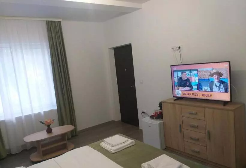 پانسیون Luxury Runk House