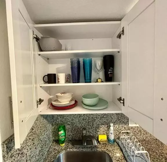 پانسیون Nice 2 Twin Bedroom   Best Central Location In Miami   Luggage Storage, Parking And Laundry For Free