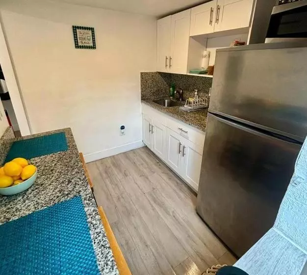پانسیون Nice 2 Twin Bedroom   Best Central Location In Miami   Luggage Storage, Parking And Laundry For Free