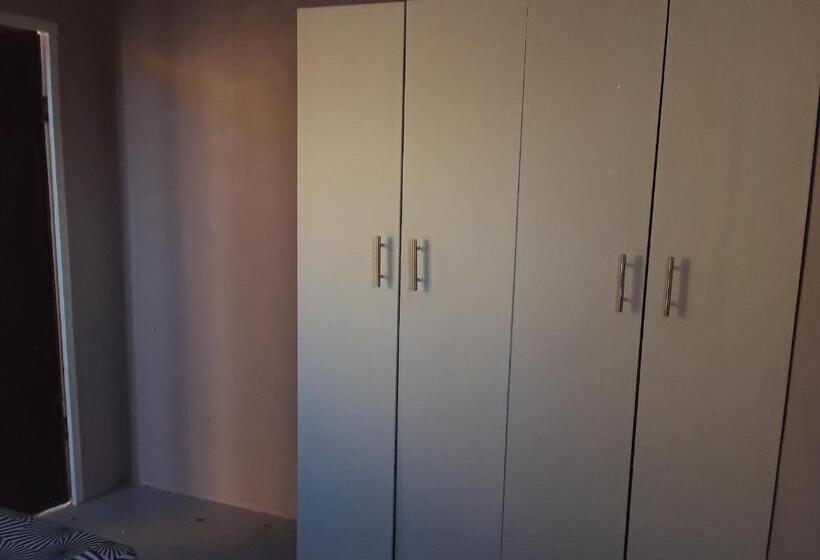 بنسيون Solitaires Bnb