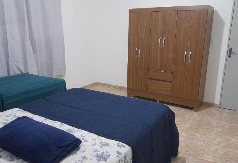 Pensão Suíte Com Uma Cama De Casal E Uma Cama De Solteiro