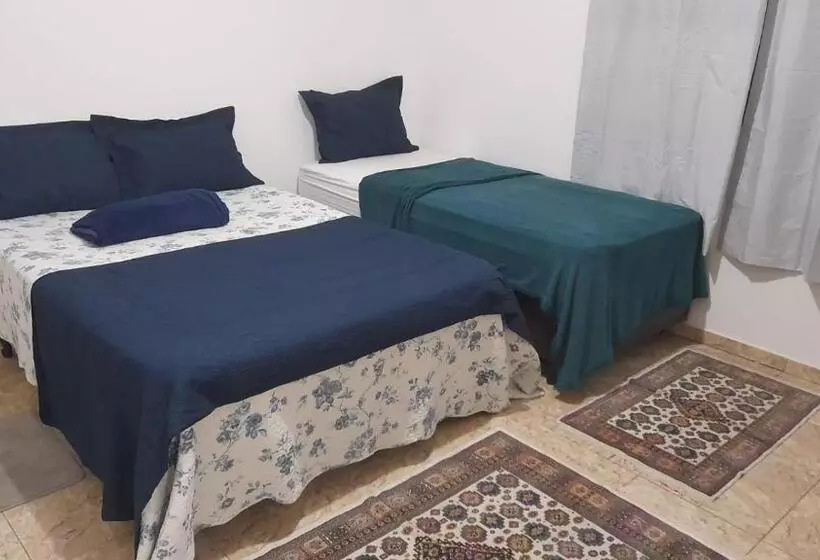 ペンション Suíte Com Uma Cama De Casal E Uma Cama De Solteiro