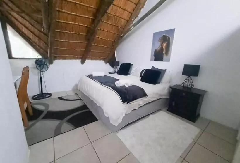ペンション Villa Jullienne   A Home Away From Home   Unit 4