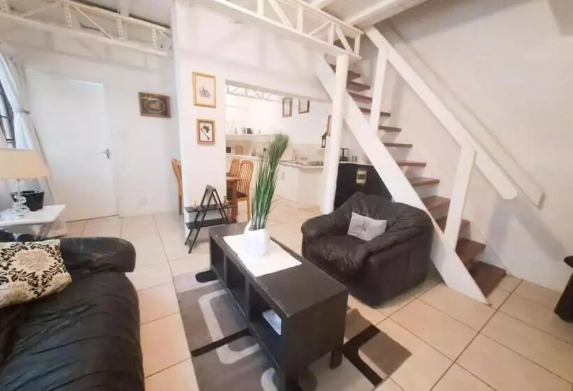 ペンション Villa Jullienne   A Home Away From Home   Unit 4