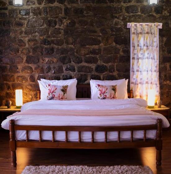 Resort House Of Hive, Gethiya