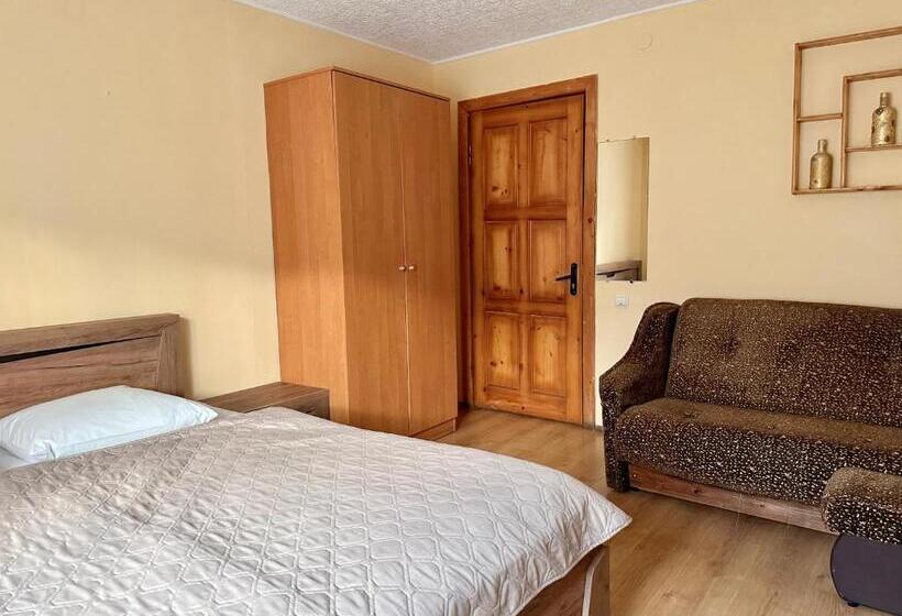 Retkeilymaja альтана