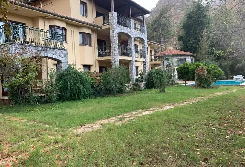 Alp Inn Butik Apart Ve Restoran