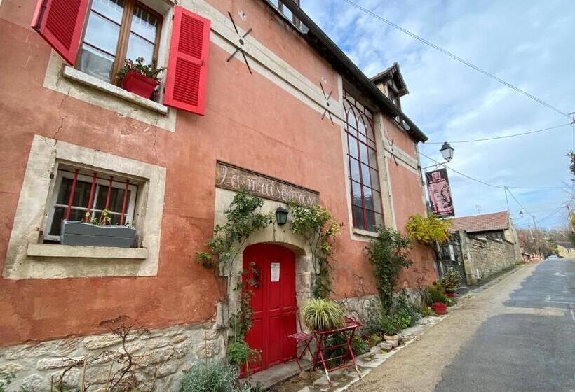 تختخواب و صبحانه Les Persiennes