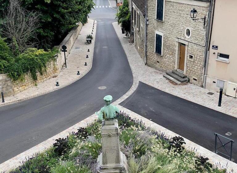 تختخواب و صبحانه Les Persiennes