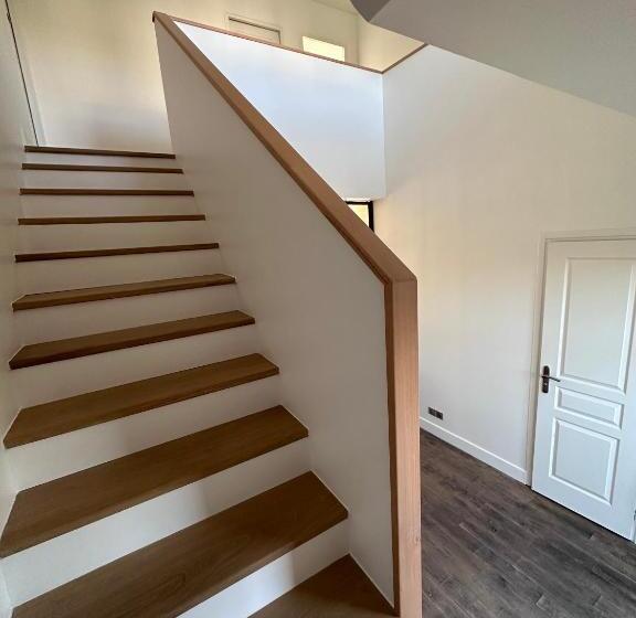 تختخواب و صبحانه Les Persiennes