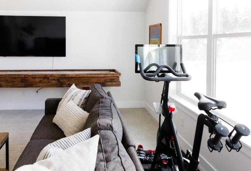 Szálloda 4 Bed Main House W Mother In Law Suite And Hot Tub