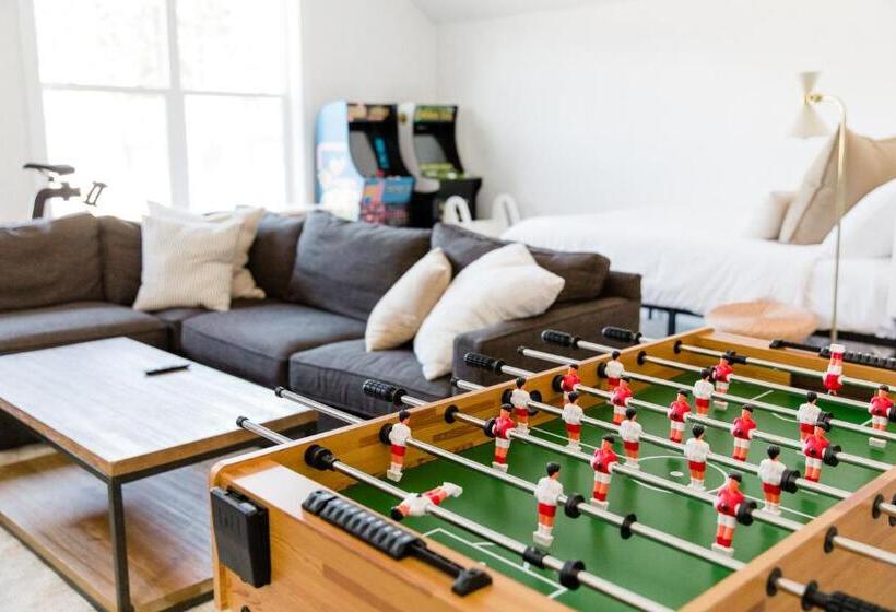 Otel 4 Bed Main House W Mother In Law Suite And Hot Tub