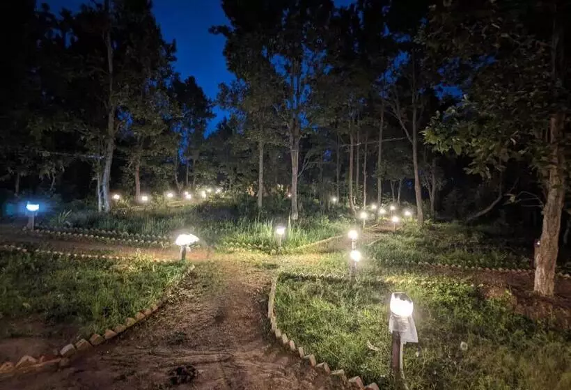 ホテル Athulyam Kanha, Kanha National Park, Mukki Gate