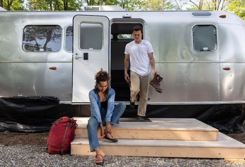 ホテル Autocamp Asheville