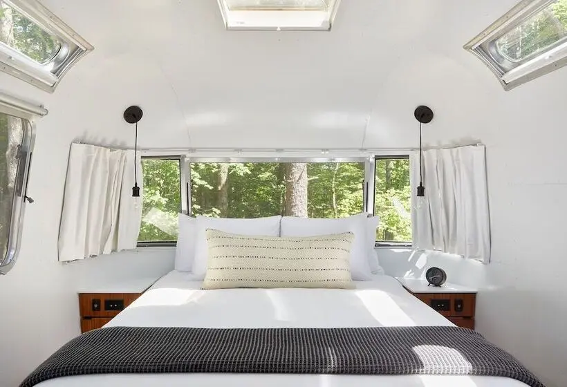 ホテル Autocamp Asheville