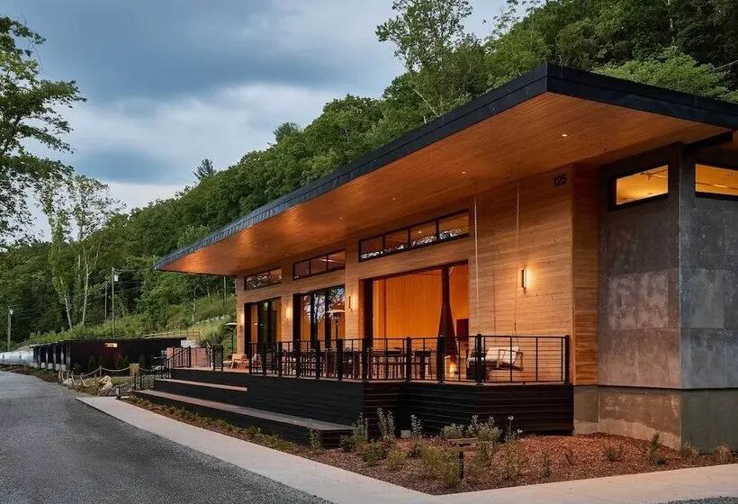 ホテル Autocamp Asheville