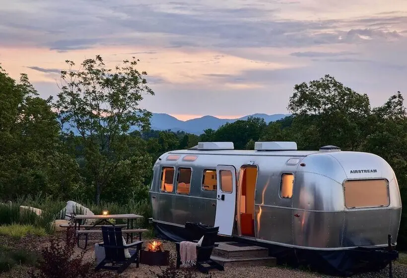 ホテル Autocamp Asheville