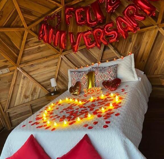 هتل کپسول Greenlandomesa Zafiro