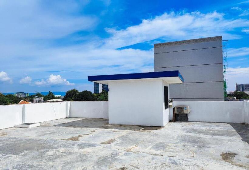 هتل Reddoorz @ Innzz Apartel