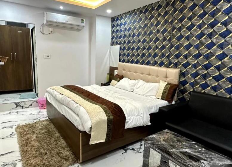 هتل Shivlingam Inn