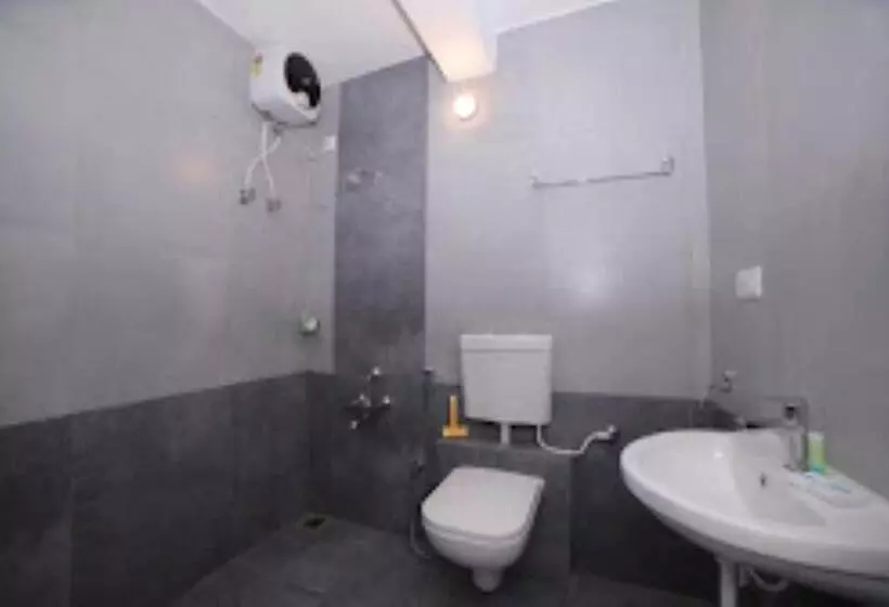 ホテル The Base Inn Puducherry