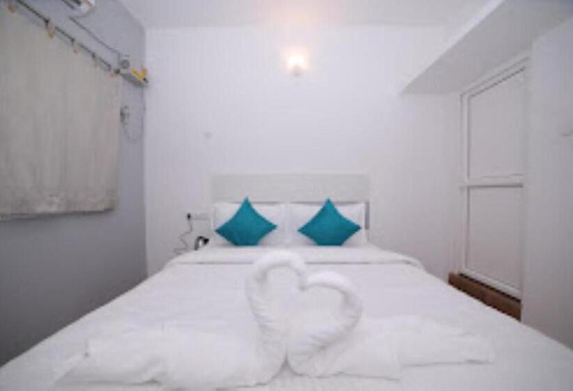 Hotel The Base Inn Puducherry