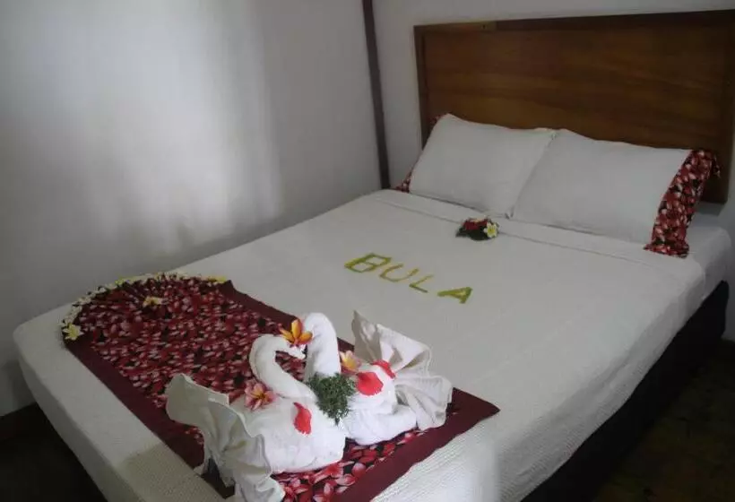 Mana Backpackers And Dive Resort