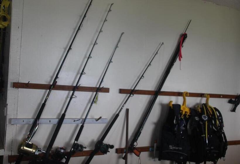 Mana Backpackers And Dive Resort