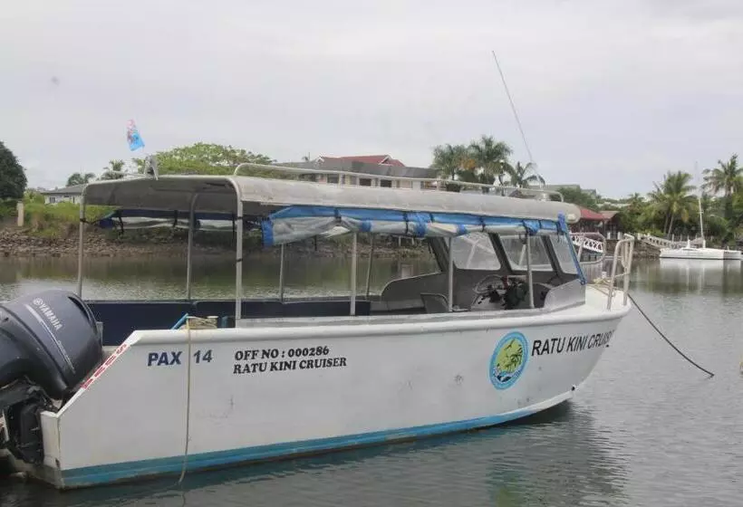 Mana Backpackers And Dive Resort