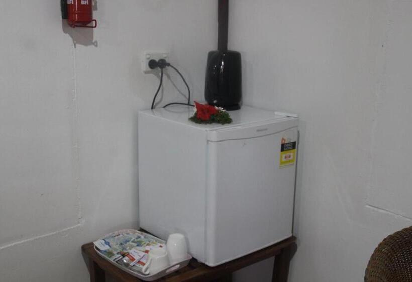 Mana Backpackers And Dive Resort