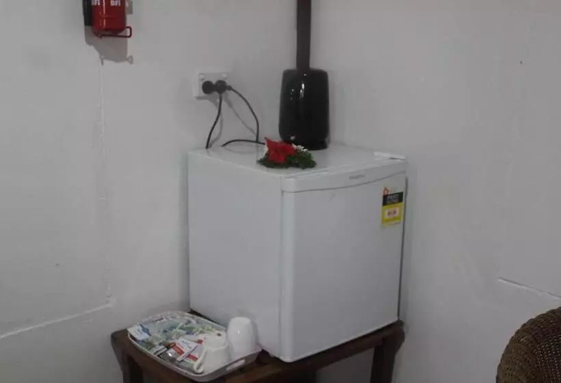 Mana Backpackers And Dive Resort