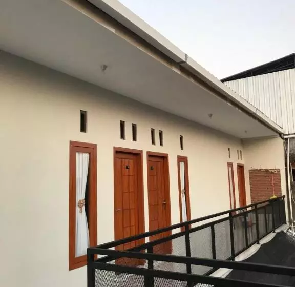 پانسیون Kost & Homestay Fafa Banyuwangi