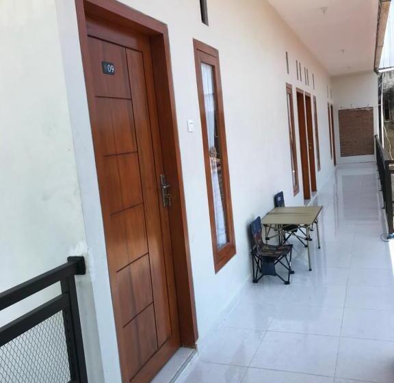 پانسیون Kost & Homestay Fafa Banyuwangi