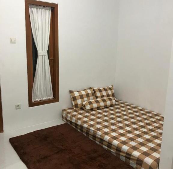 پانسیون Kost & Homestay Fafa Banyuwangi