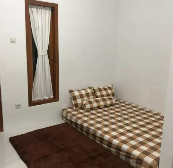 پانسیون Kost & Homestay Fafa Banyuwangi