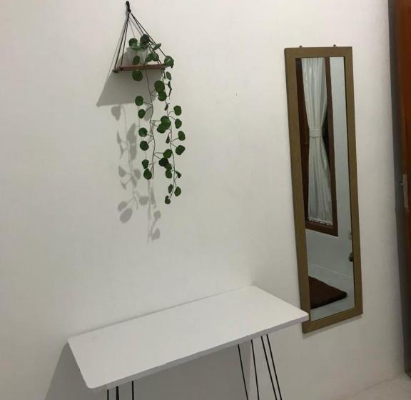 پانسیون Kost & Homestay Fafa Banyuwangi