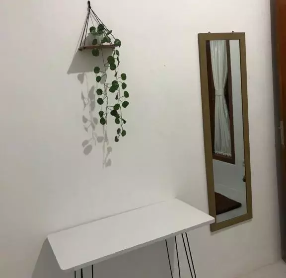 پانسیون Kost & Homestay Fafa Banyuwangi