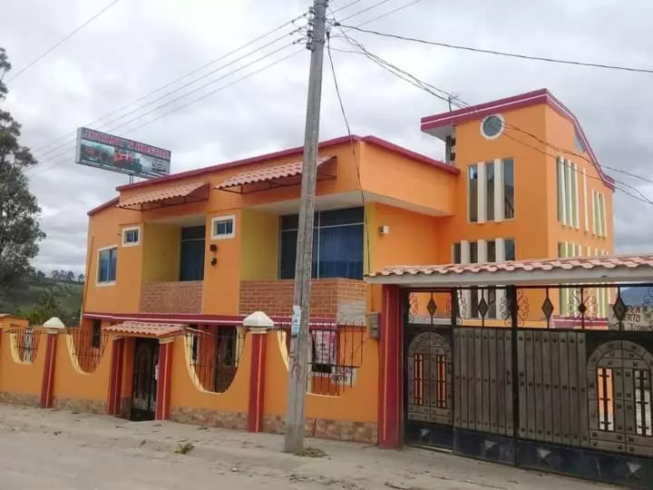 ペンション Hostal Juyanis