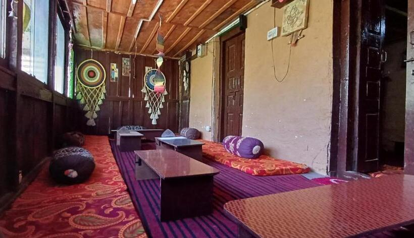 Pensão Thetreehousejibhi