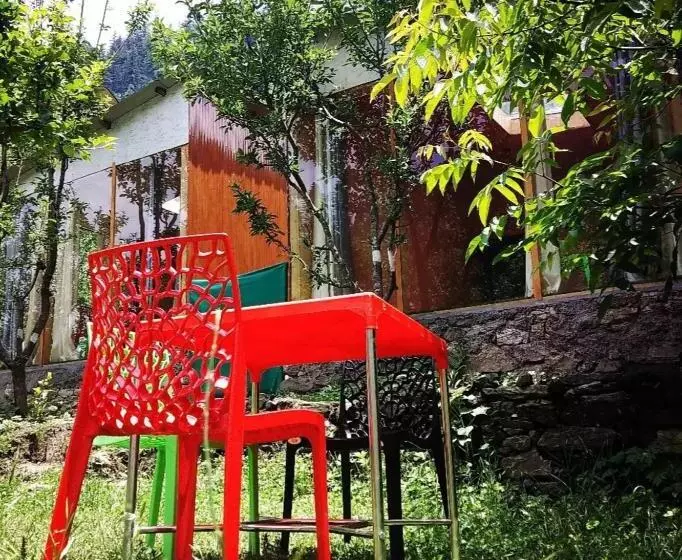 ペンション Thetreehousejibhi